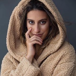 Meet your Posher, Manuela